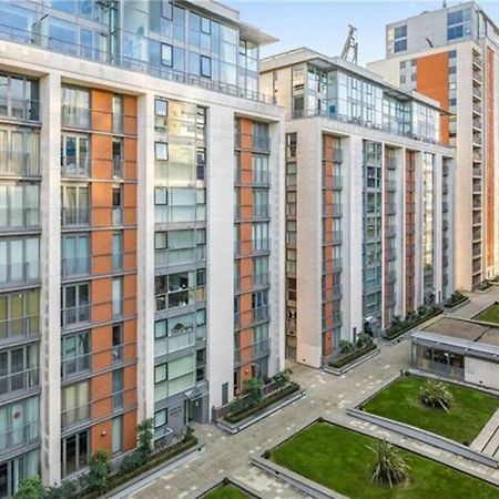 1 Bedroom Apartment Royal Docks London Exteriör bild