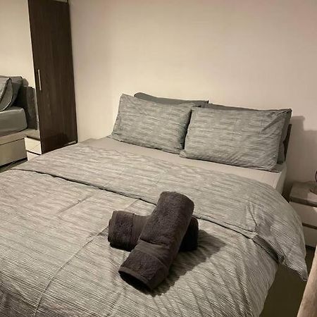 1 Bedroom Apartment Royal Docks London Exteriör bild