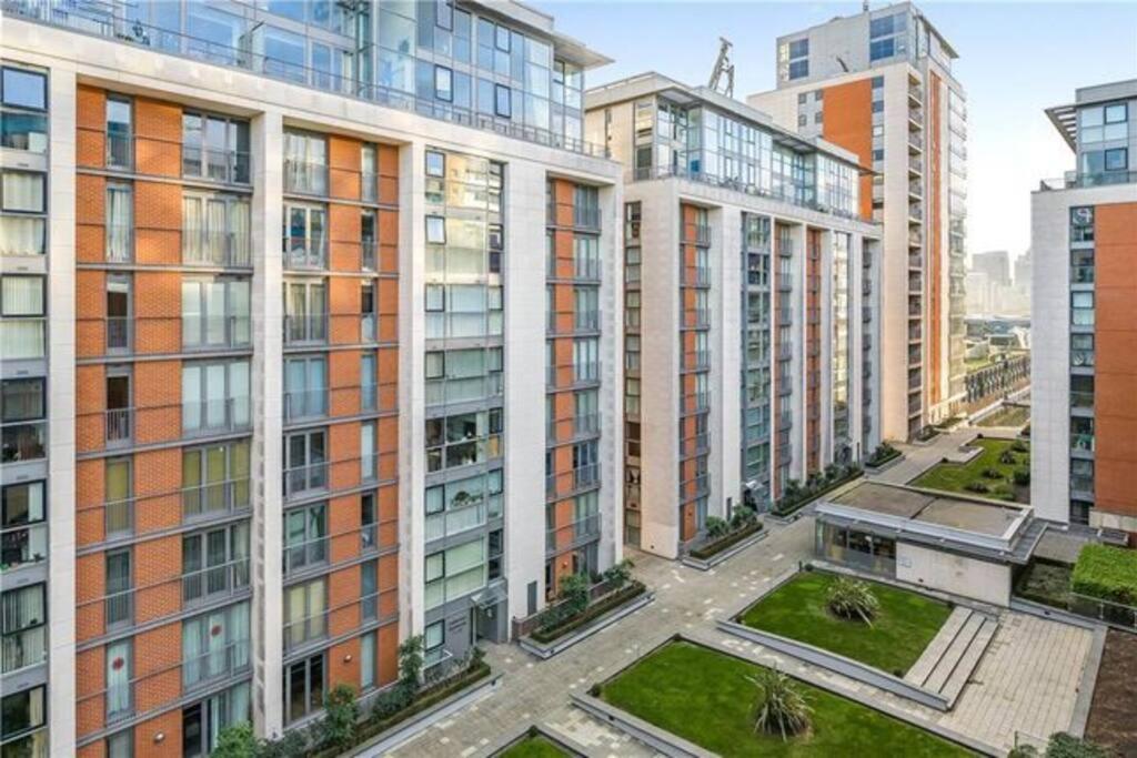 1 Bedroom Apartment Royal Docks London Exteriör bild