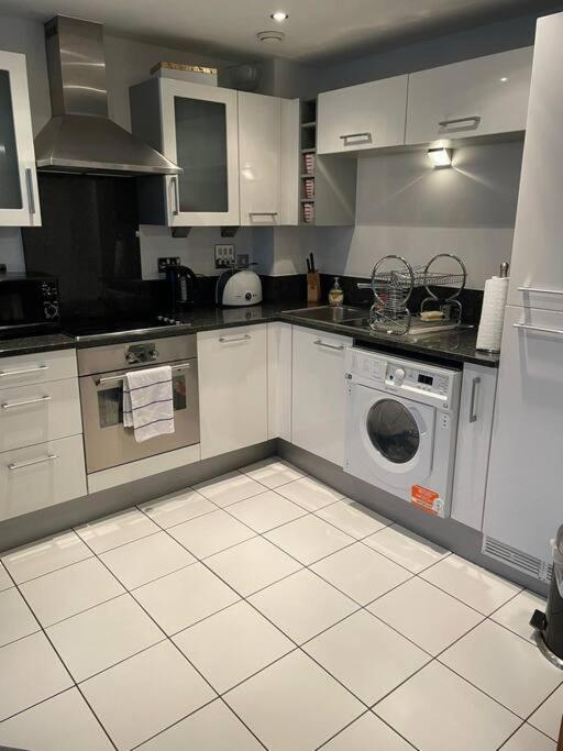 1 Bedroom Apartment Royal Docks London Exteriör bild